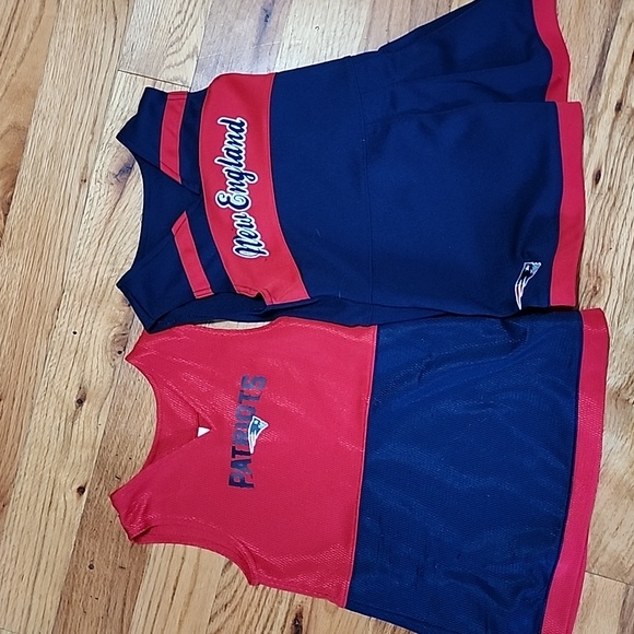 New england patriots t shirt and 2 dresses lot - Picture 2 of 2